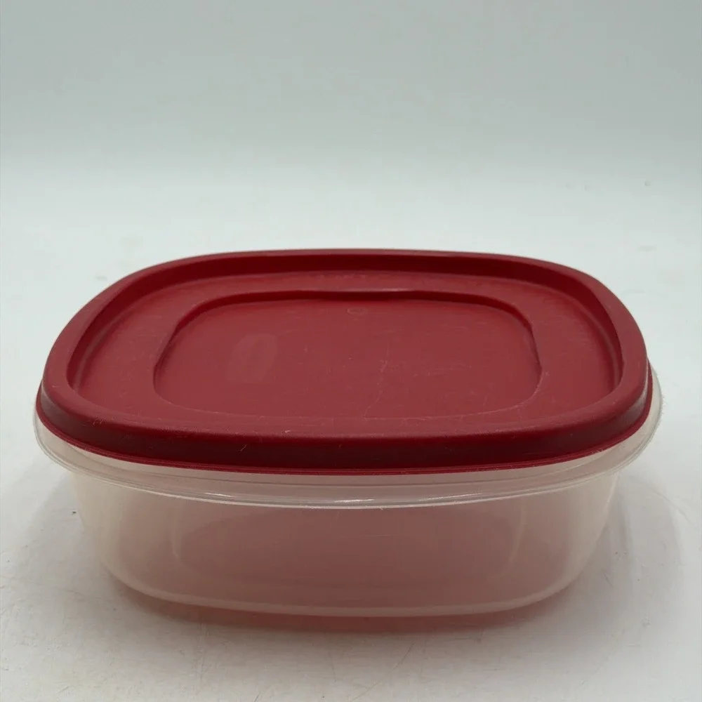 Rubbermaid Clear 8.5